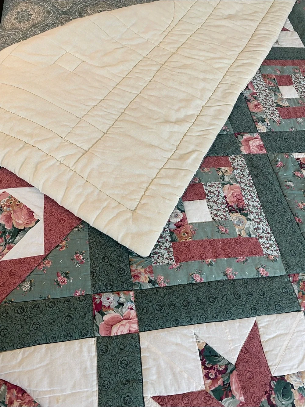 Floral Patchwork Quilt - Green & Rose Floral